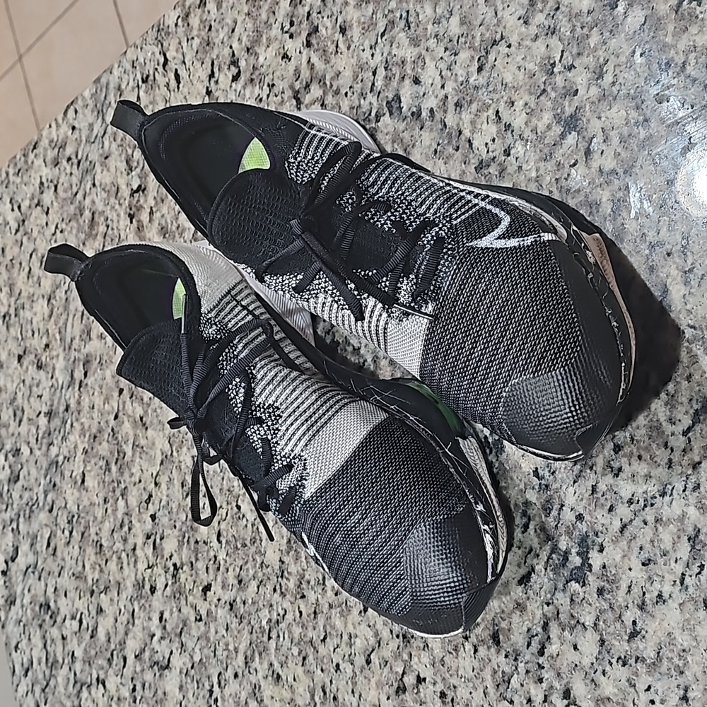 Nike Air Zoom Tempo Next %